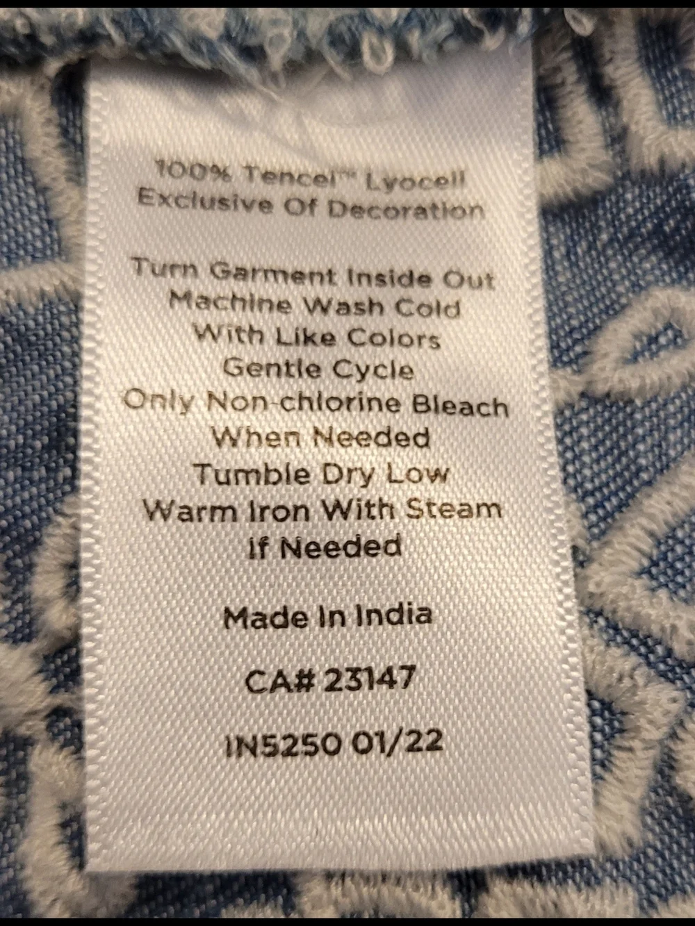 Talbots Women's Blue Embroidered Chambray Sleeveless Top Sz. Lg. - Picture 4 of 8